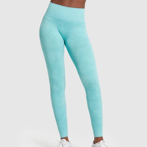 Gymshark Pants - Camo / light green